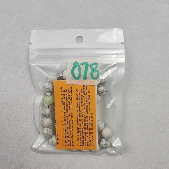 NWT natural stone luminous glow in the dark lotus flower strech charm bracelet - Picture 6 of 6